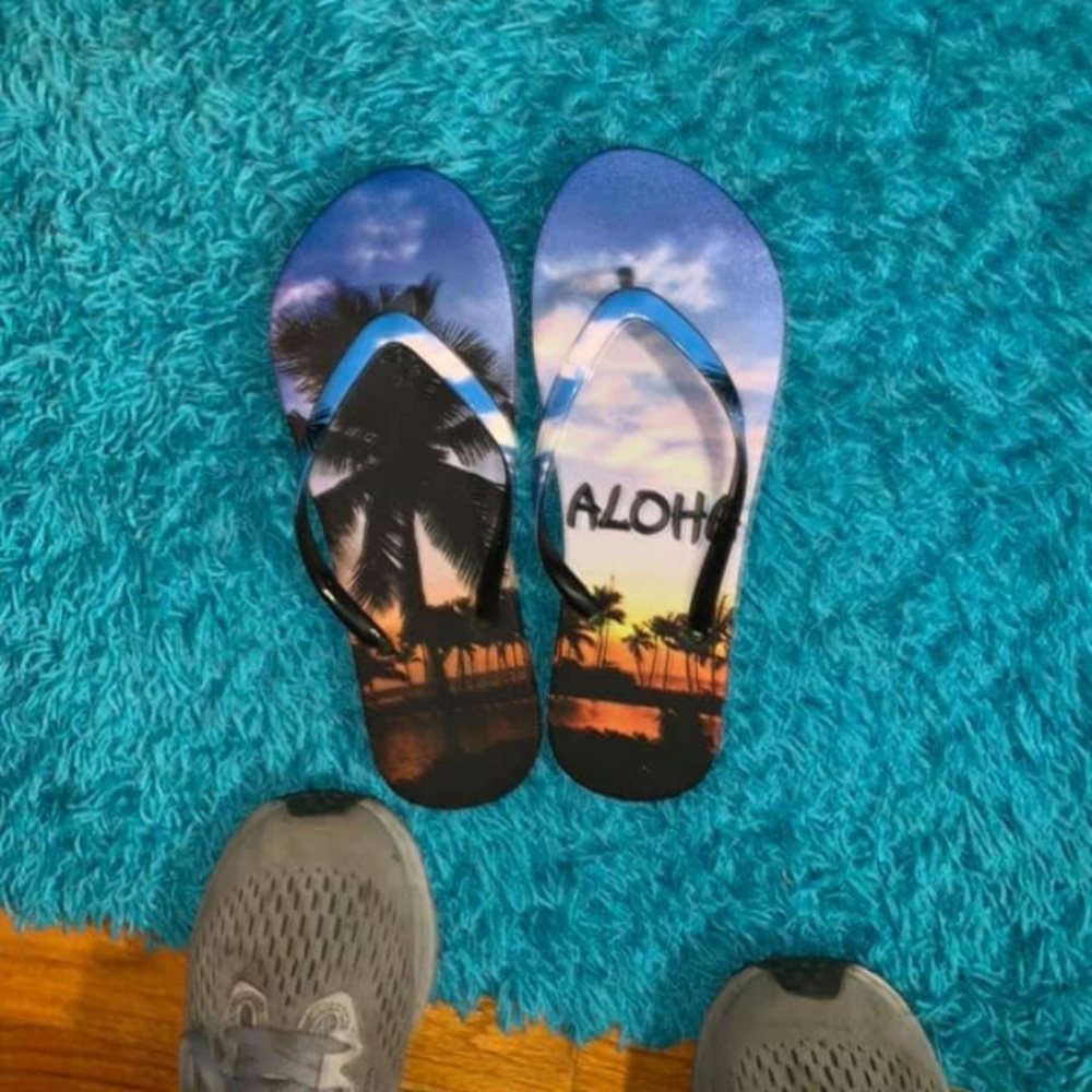 Hawaii flip flops